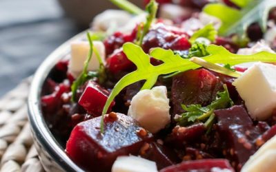 Ensalada de betabel con queso chihuahua